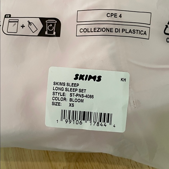 SKIMS NWT Sleep Long Sleeve Soft Pajama Set Pink Bloom Size XS - Picture 9 of 9